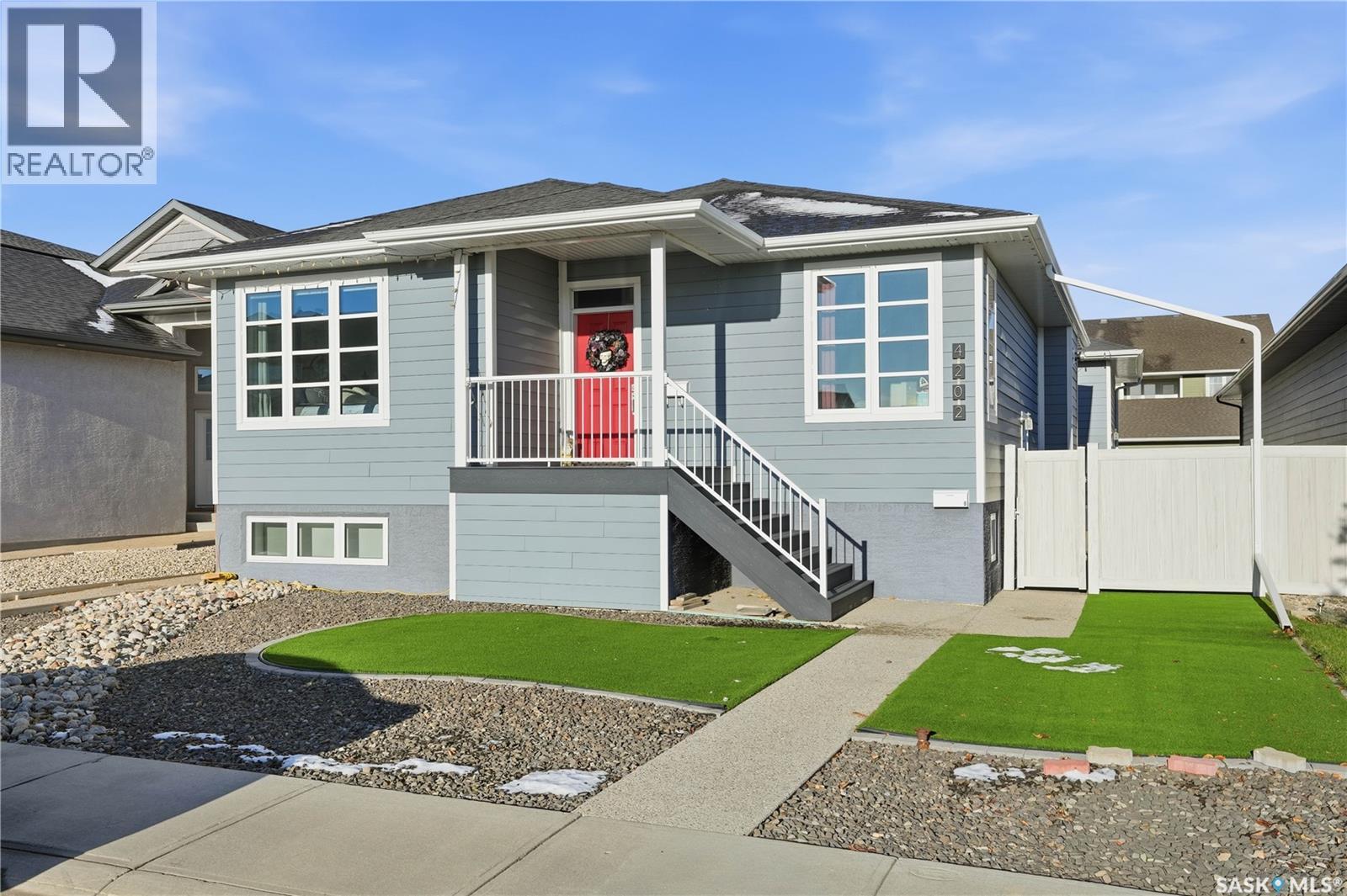 4202 Green Olive Way E, Regina, SK - Outdoor