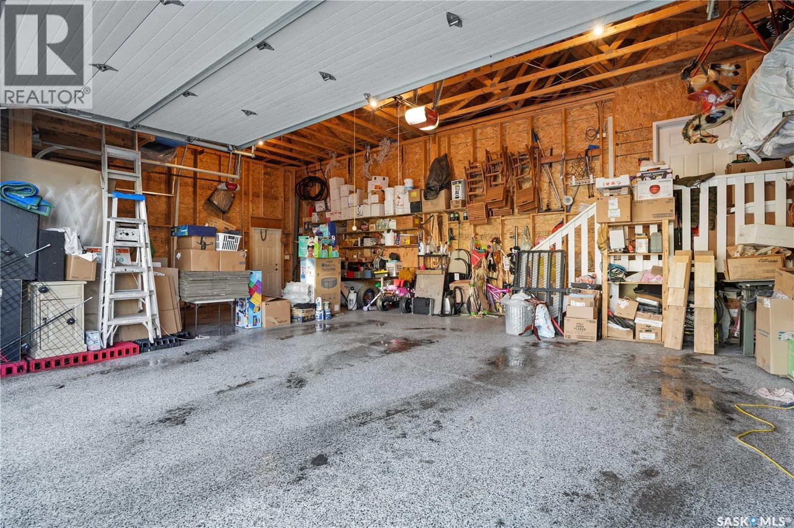 4202 Green Olive Way E, Regina, SK - Indoor Photo Showing Garage