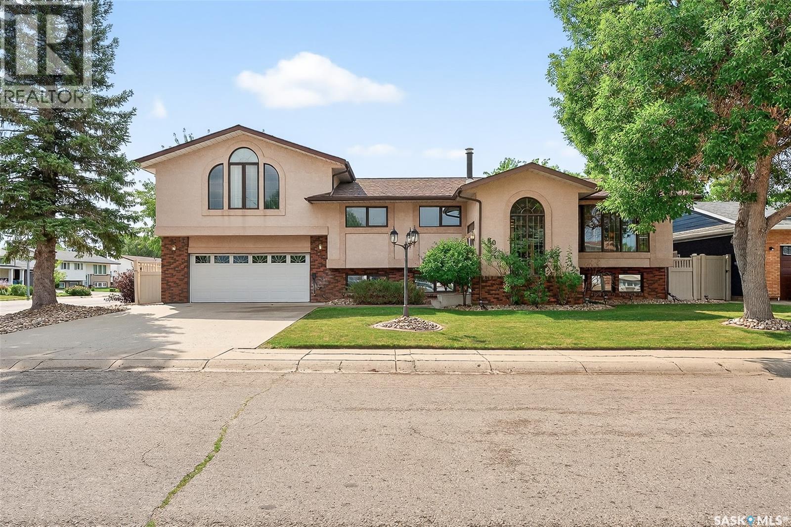 80 Bluebell Crescent, Moose Jaw, SK - Outdoor With Facade