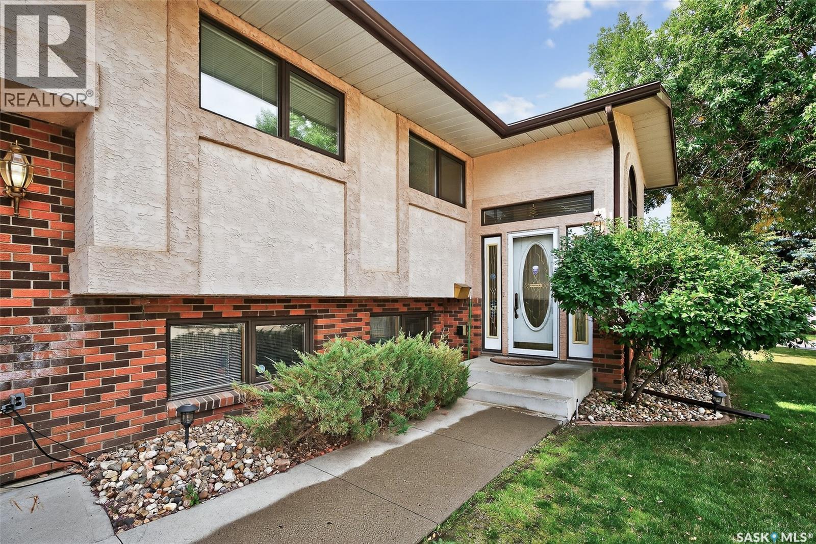 80 Bluebell Crescent, Moose Jaw, SK - Outdoor