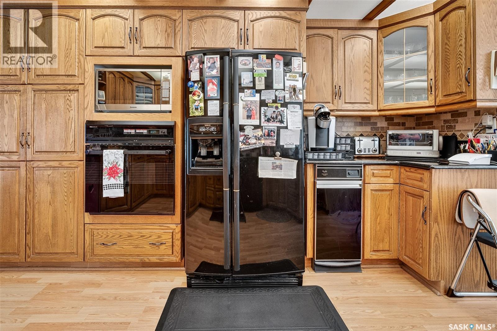 80 Bluebell Crescent, Moose Jaw, SK - Indoor Photo Showing Kitchen