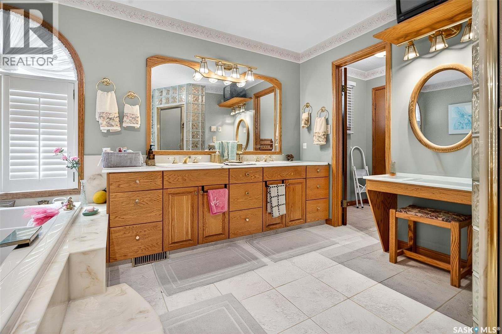 80 Bluebell Crescent, Moose Jaw, SK - Indoor Photo Showing Bathroom