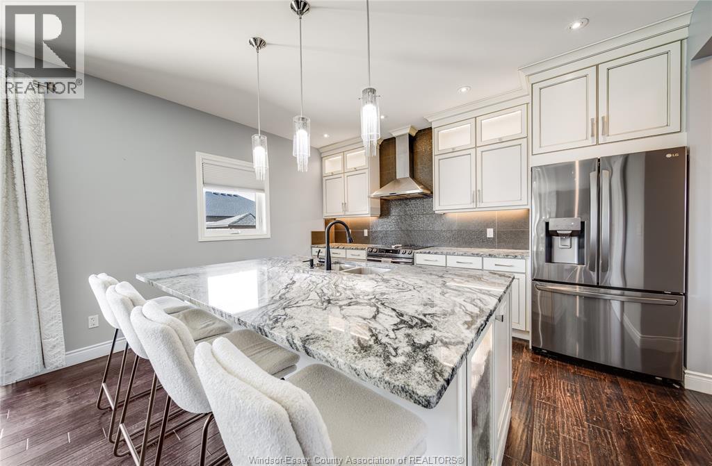 1380 Pascal Ave, Lakeshore, ON - Indoor Photo Showing Kitchen With Upgraded Kitchen