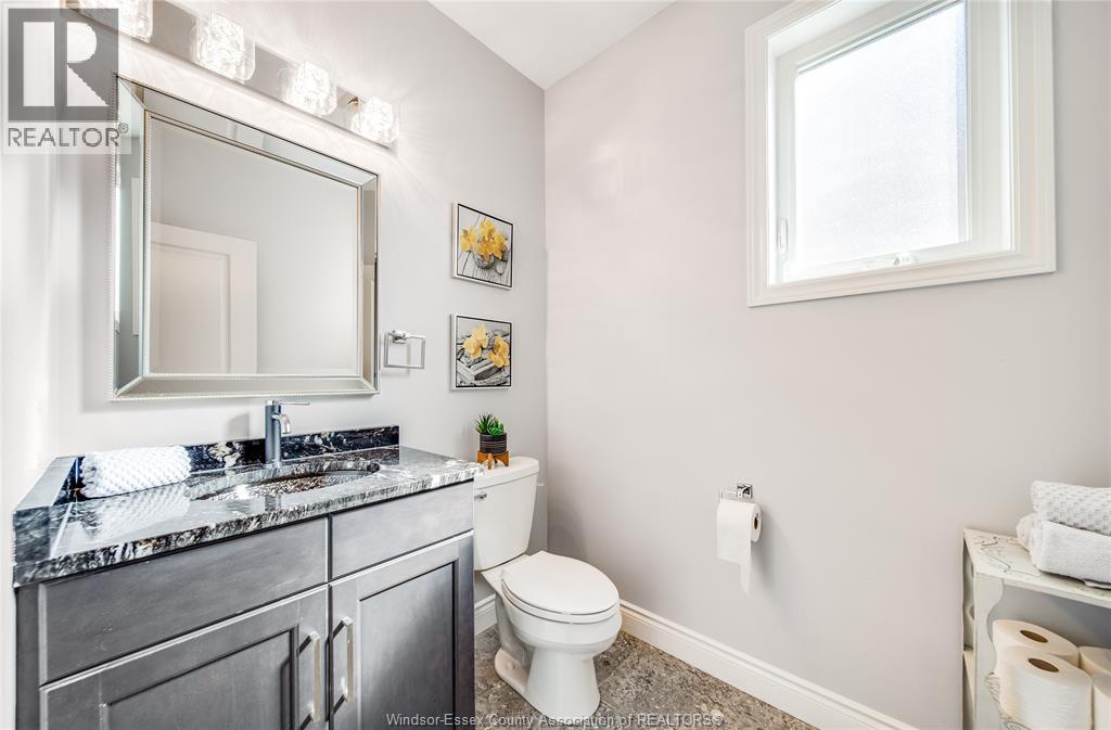 1380 Pascal Ave, Lakeshore, ON - Indoor Photo Showing Bathroom