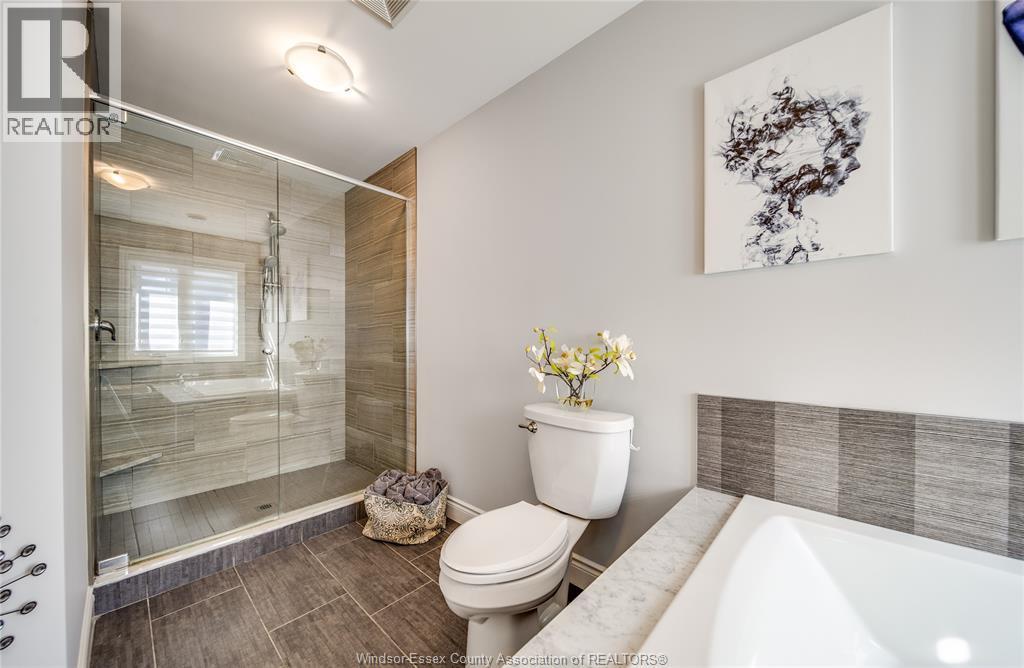 1380 Pascal Ave, Lakeshore, ON - Indoor Photo Showing Bathroom