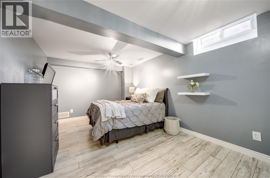 1380 Pascal Ave, Lakeshore, ON - Indoor Photo Showing Bedroom
