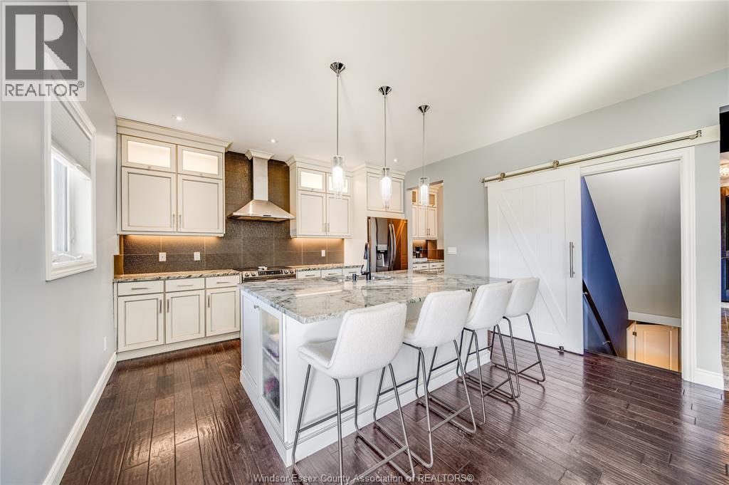 1380 Pascal Ave, Lakeshore, ON - Indoor Photo Showing Kitchen With Upgraded Kitchen