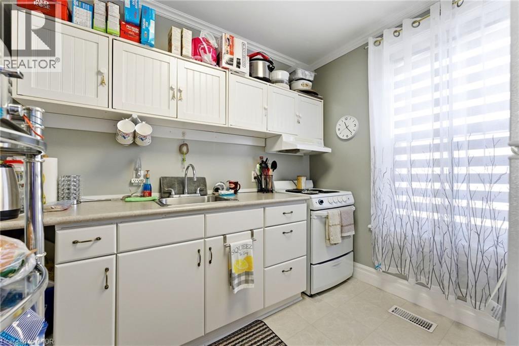 Unit B Kitchen - 9 Willow Street, Paris, ON - Indoor Photo Showing Kitchen