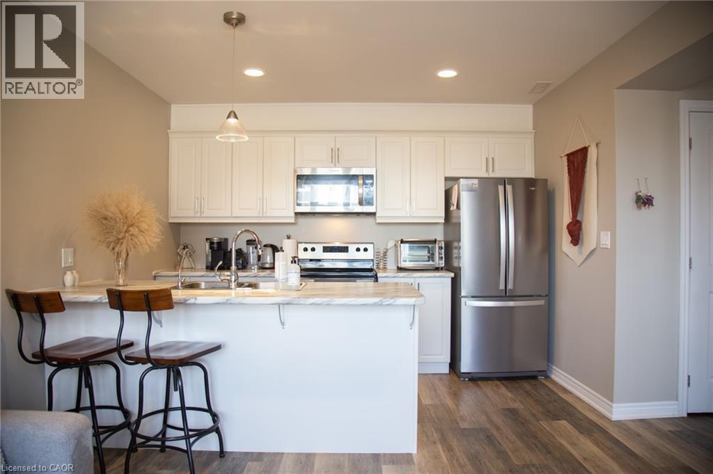 992 Windham Centre Road Unit# 4, Windham Centre, ON - Indoor Photo Showing Kitchen