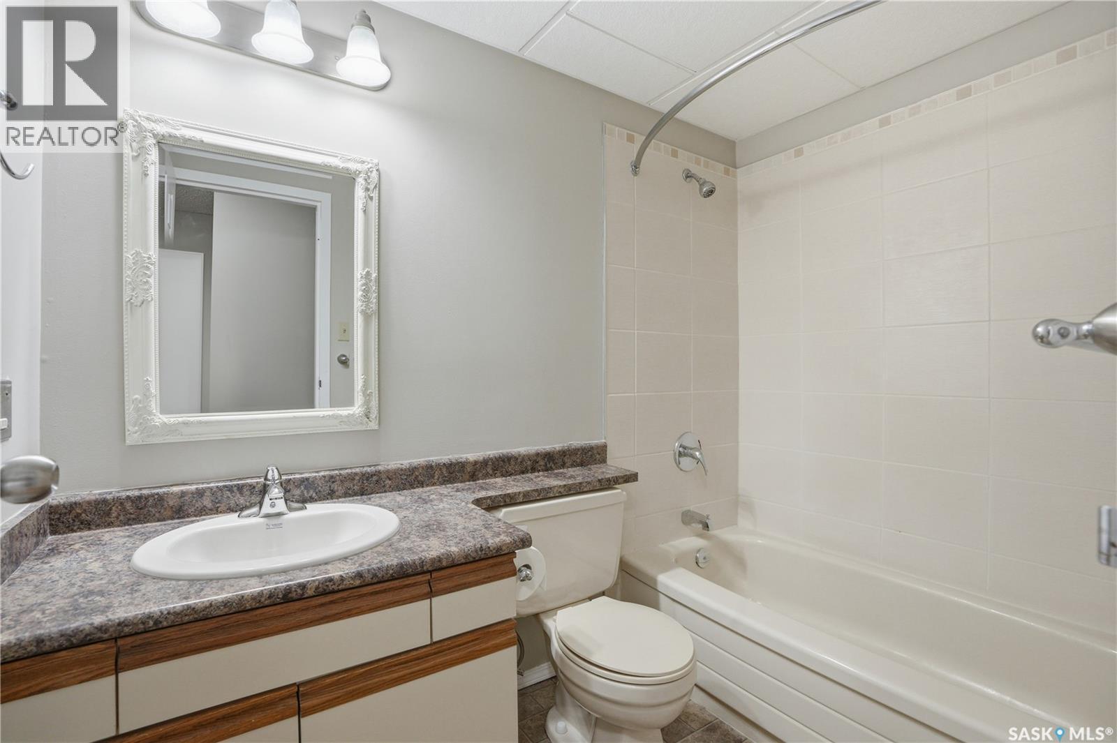 102 503 Tait Crescent, Saskatoon, SK - Indoor Photo Showing Bathroom