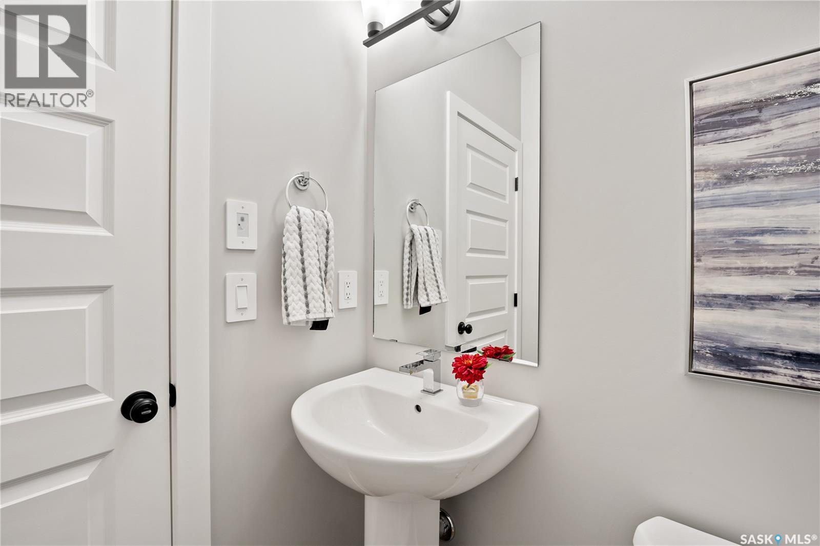 10 Vancouver Crescent, Pilot Butte, SK - Indoor Photo Showing Bathroom