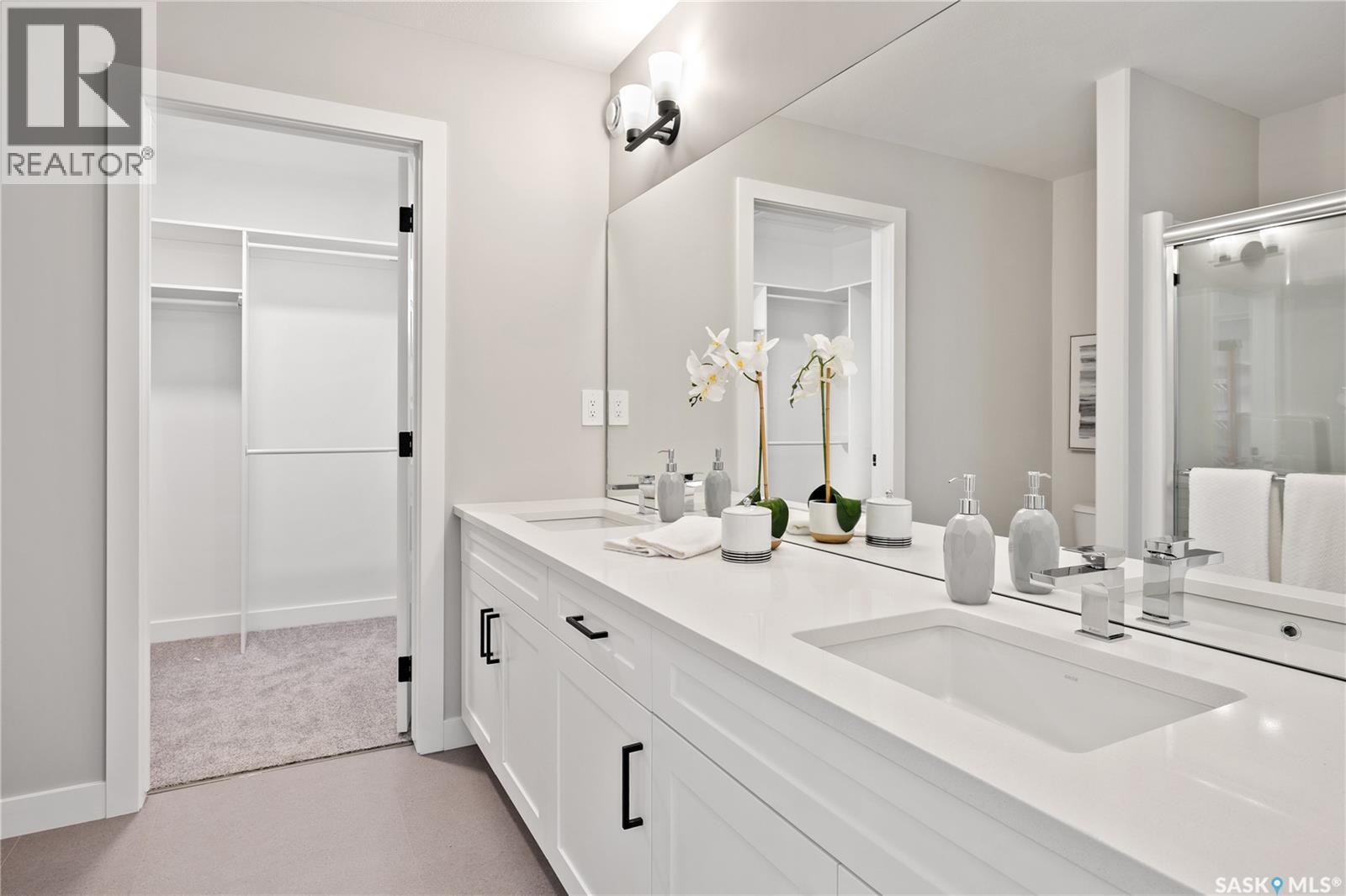 10 Vancouver Crescent, Pilot Butte, SK - Indoor Photo Showing Bathroom