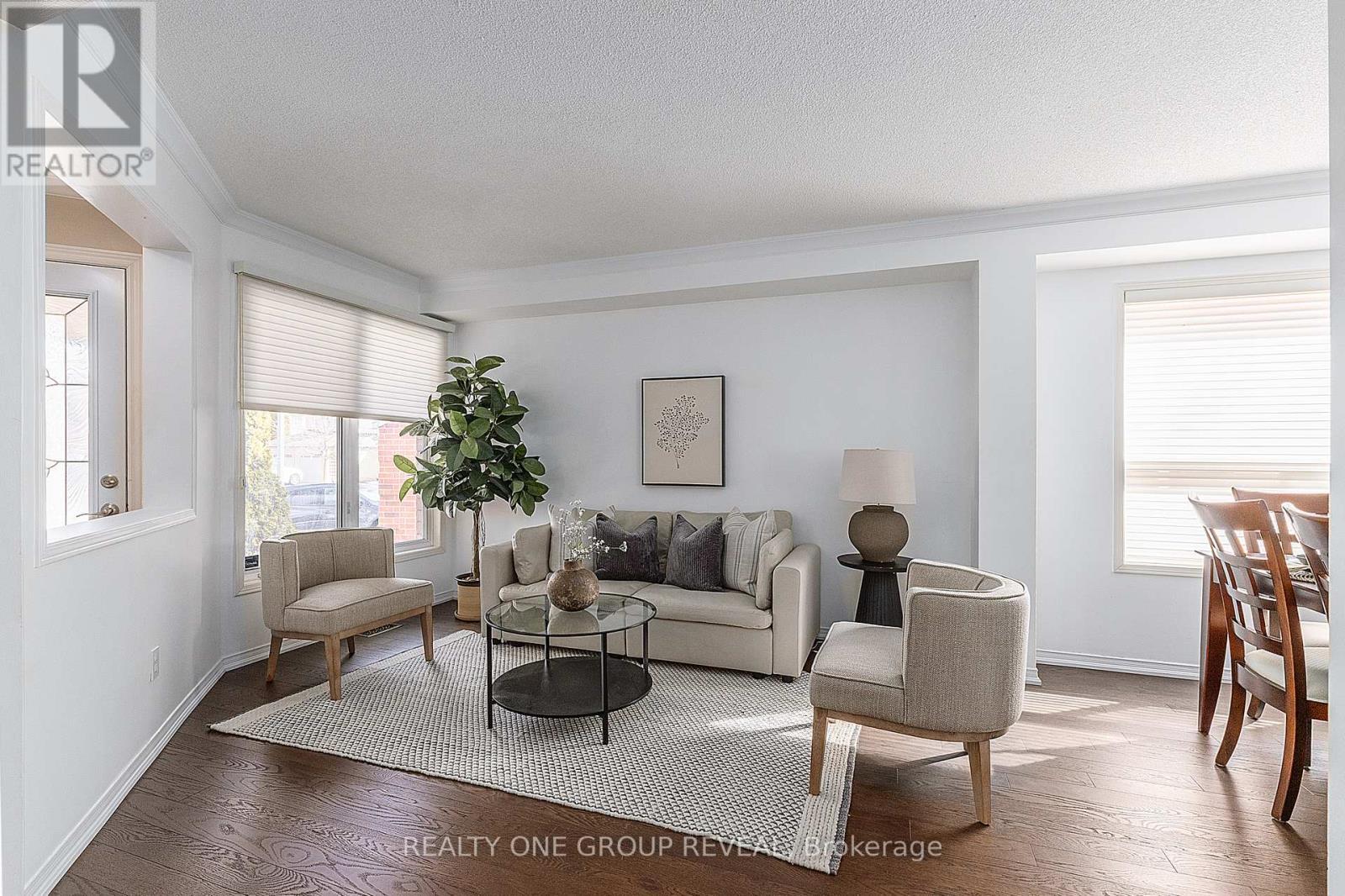 37 Wetherburn Drive, Whitby, ON - Indoor Photo Showing Living Room