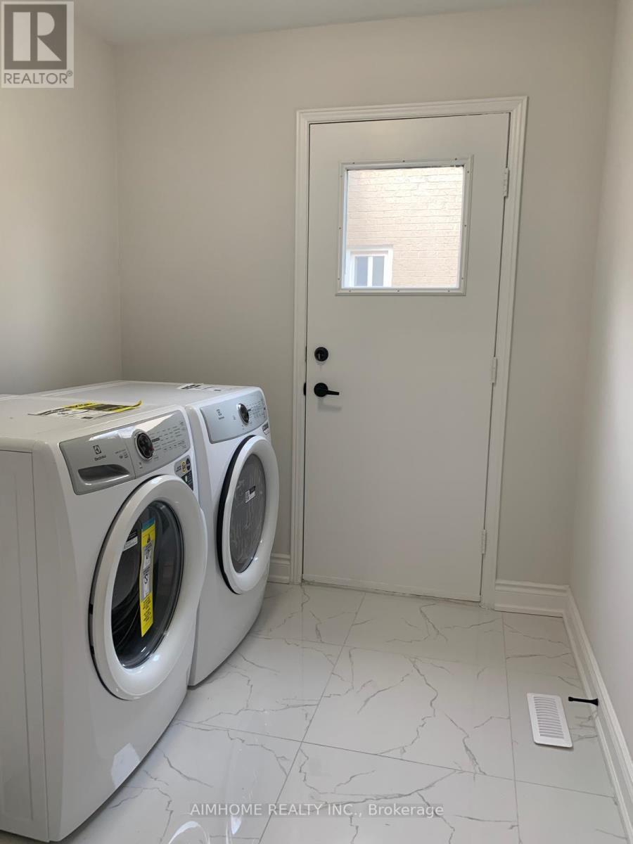 31 Timbermill Crescent, Markham, ON - Indoor Photo Showing Laundry Room