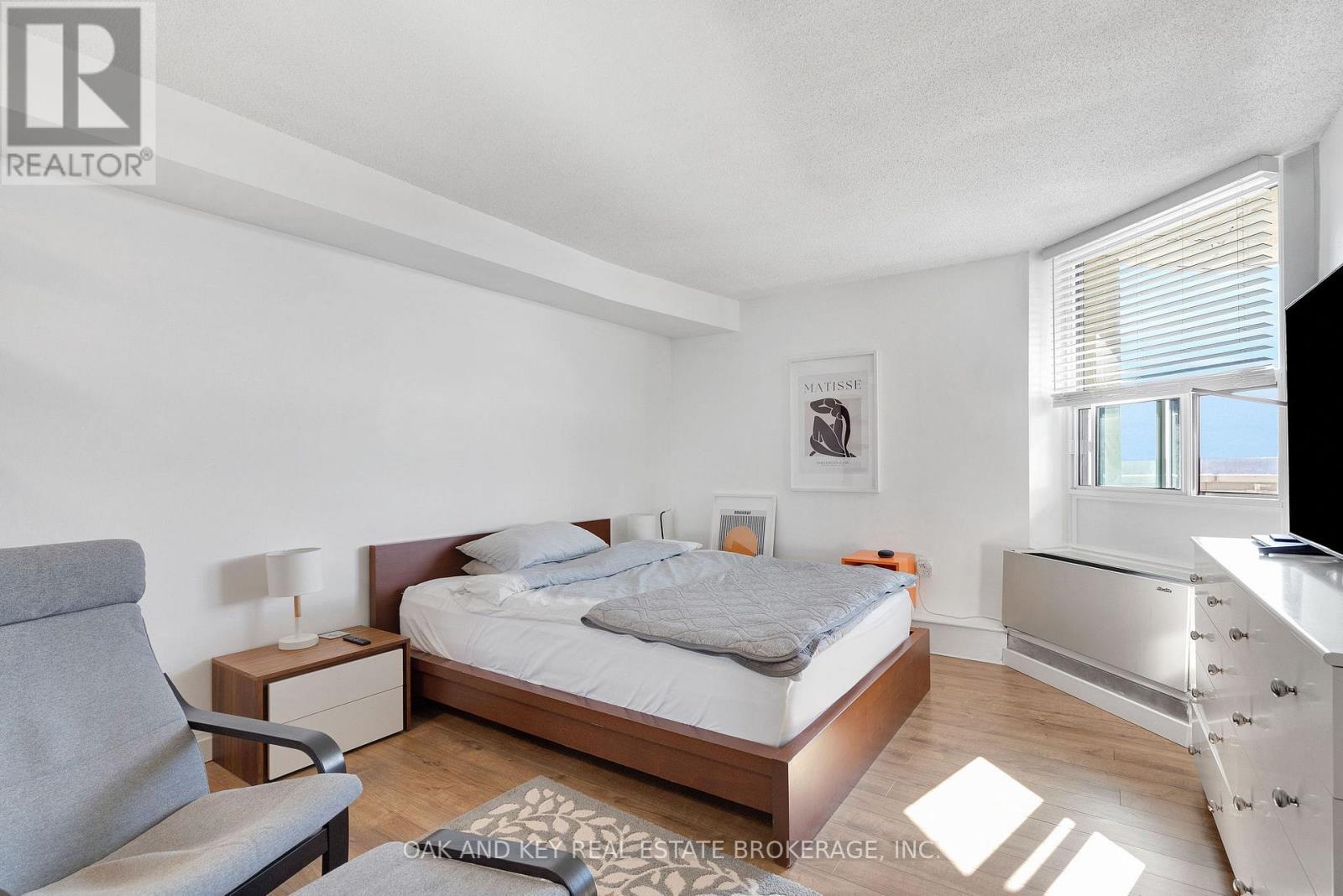 1805 - 323 Colborne Street, London East (East K), ON - Indoor Photo Showing Bedroom