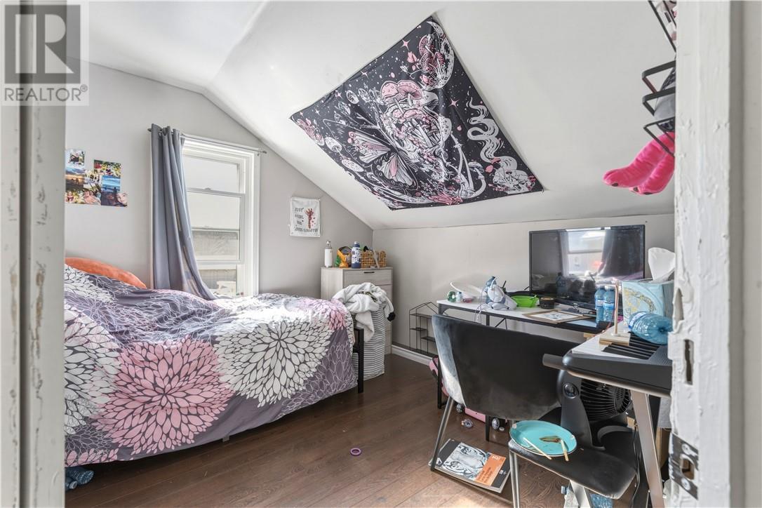 9 Second Avenue, Levack, ON - Indoor Photo Showing Bedroom