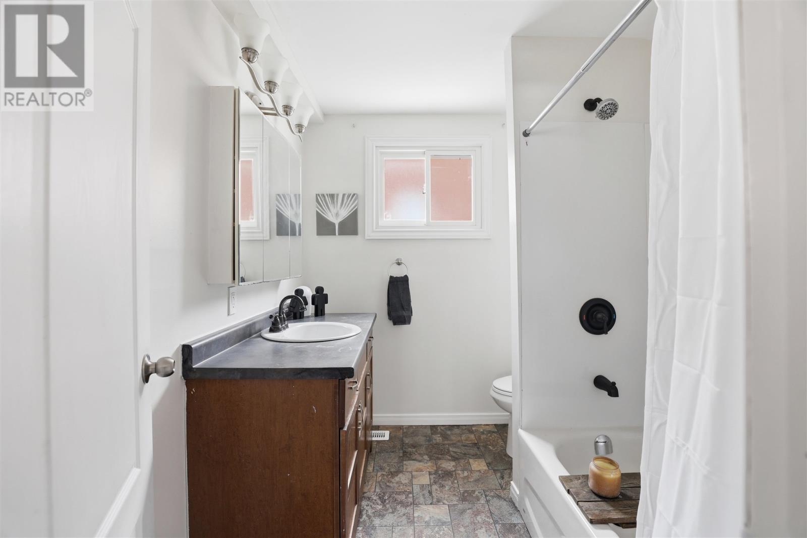 298 Hampton Rd, Sault Ste. Marie, ON - Indoor Photo Showing Bathroom