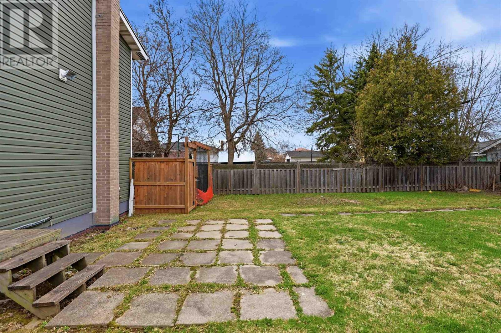 298 Hampton Rd, Sault Ste. Marie, ON - Outdoor