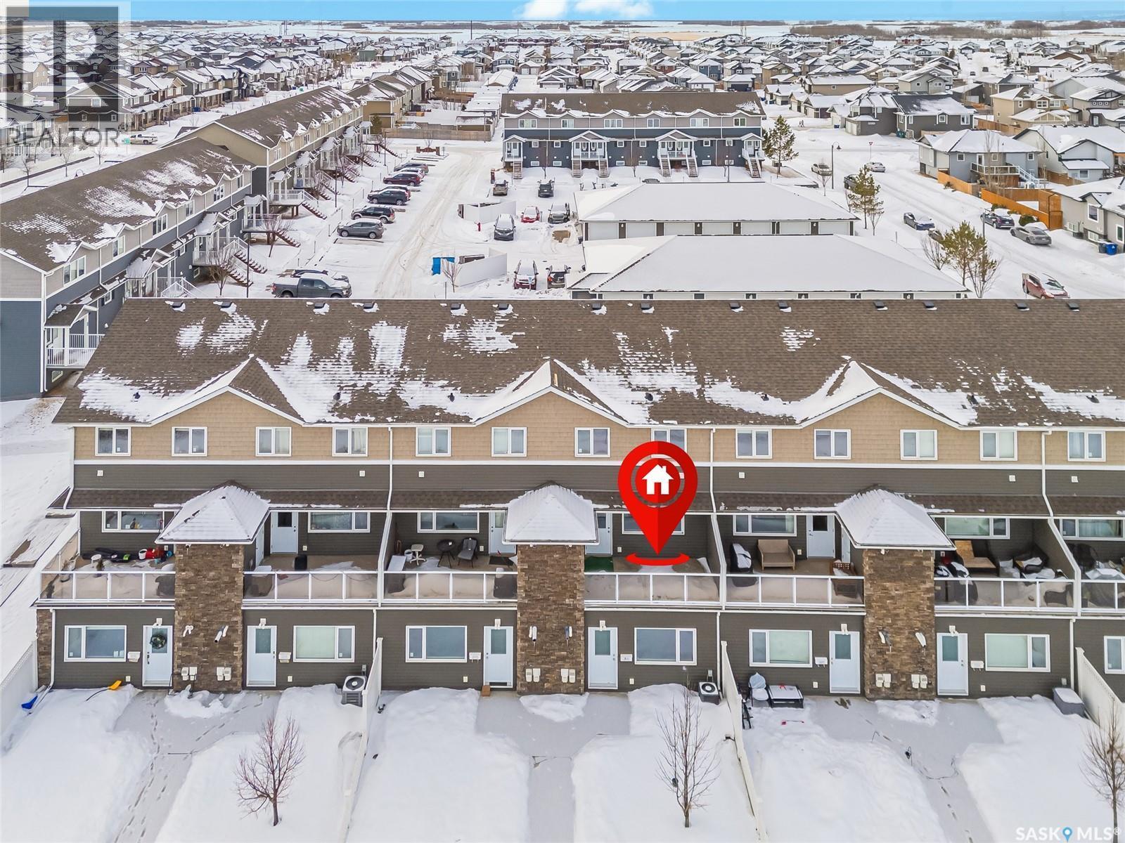 210 275 Pringle Lane, Saskatoon, SK - Outdoor With Facade