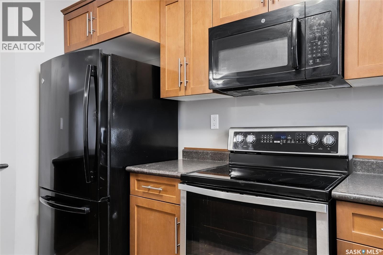 210 275 Pringle Lane, Saskatoon, SK - Indoor Photo Showing Kitchen