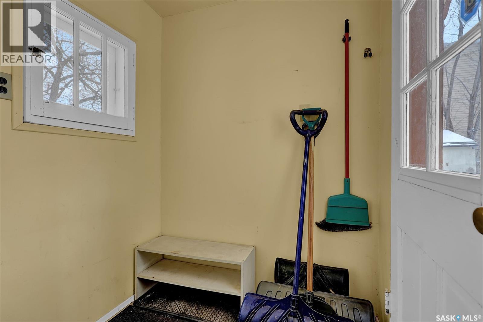 3230 13Th Avenue, Regina, SK - Indoor Photo Showing Other Room