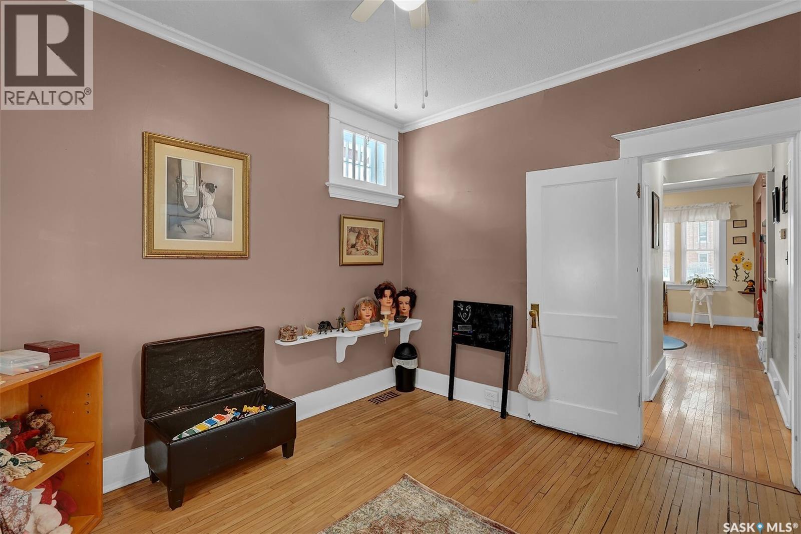 3230 13Th Avenue, Regina, SK - Indoor