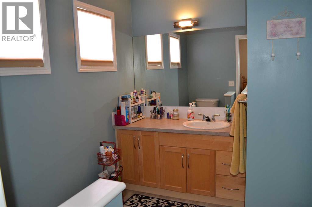 209 Lakeview Inlet, Chestermere, AB - Indoor Photo Showing Bathroom