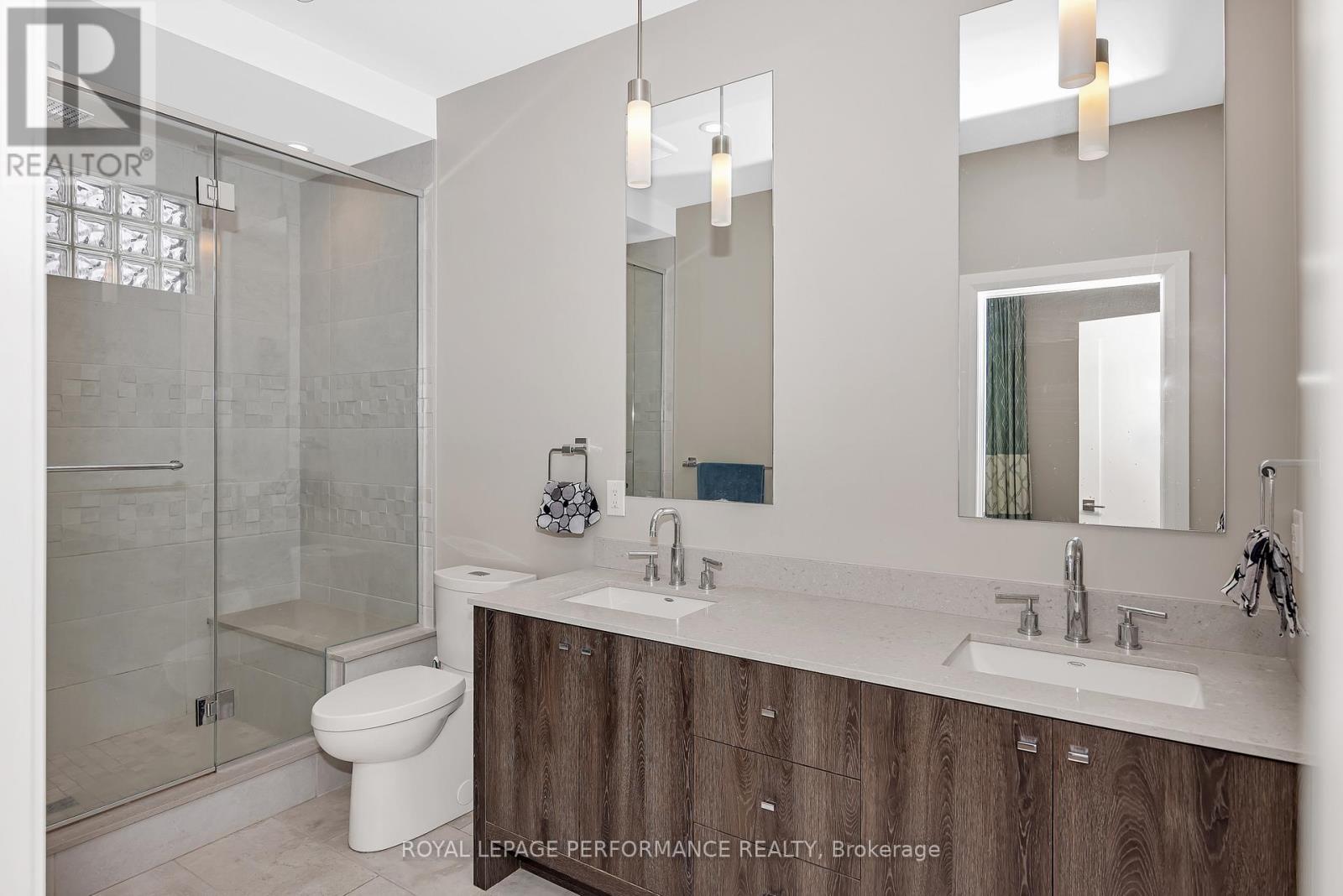 383 Princeton Avenue, Ottawa, ON - Indoor Photo Showing Bathroom