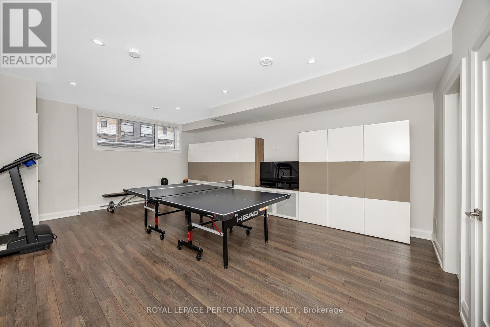383 Princeton Avenue, Ottawa, ON - Indoor Photo Showing Gym Room