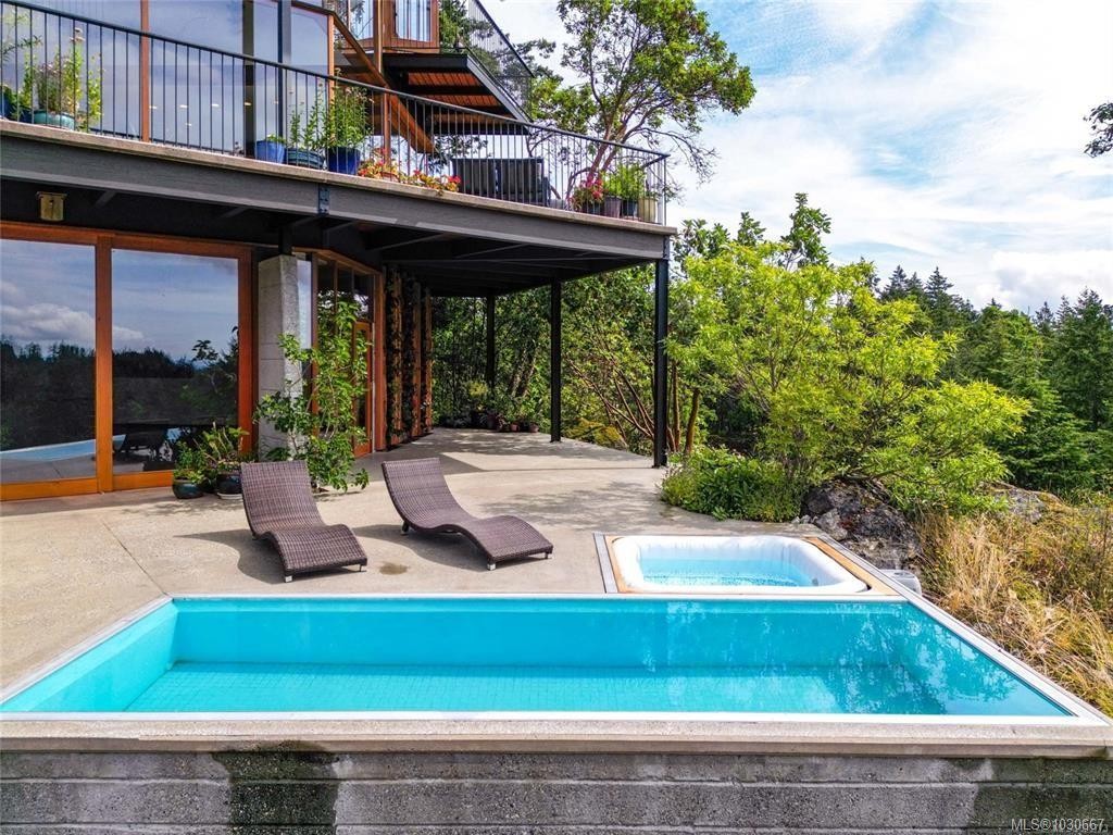 122 Jasper Rd, Salt Spring, BC