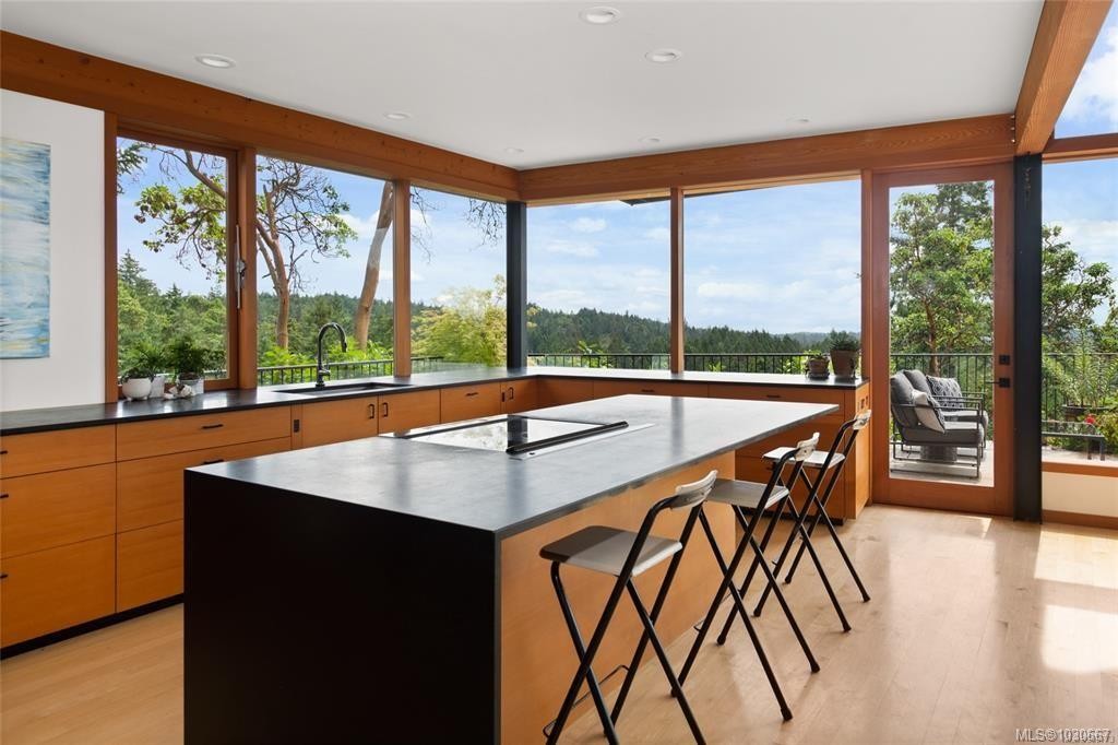 122 Jasper Rd, Salt Spring, BC