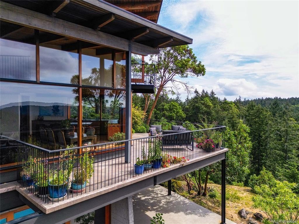 122 Jasper Rd, Salt Spring, BC