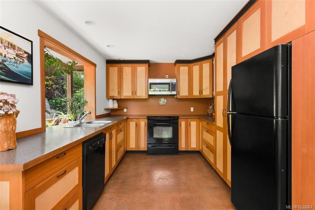 122 Jasper Rd, Salt Spring, BC