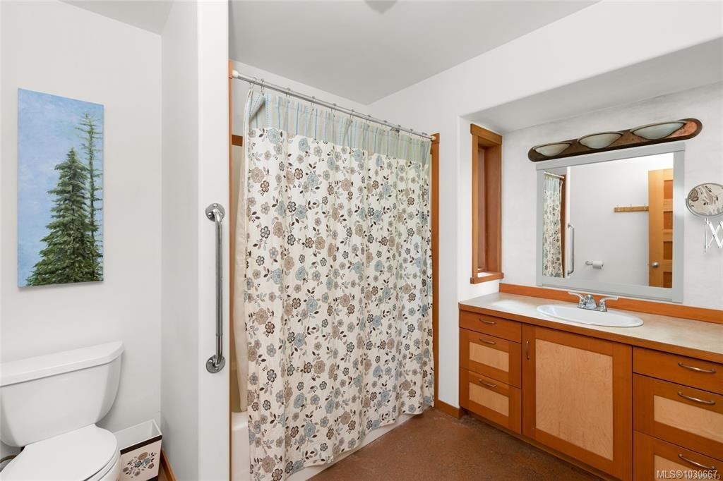 122 Jasper Rd, Salt Spring, BC