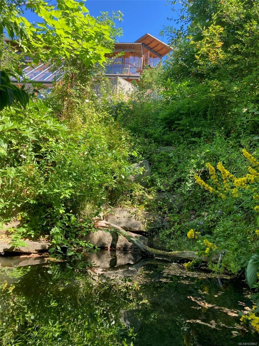 122 Jasper Rd, Salt Spring, BC