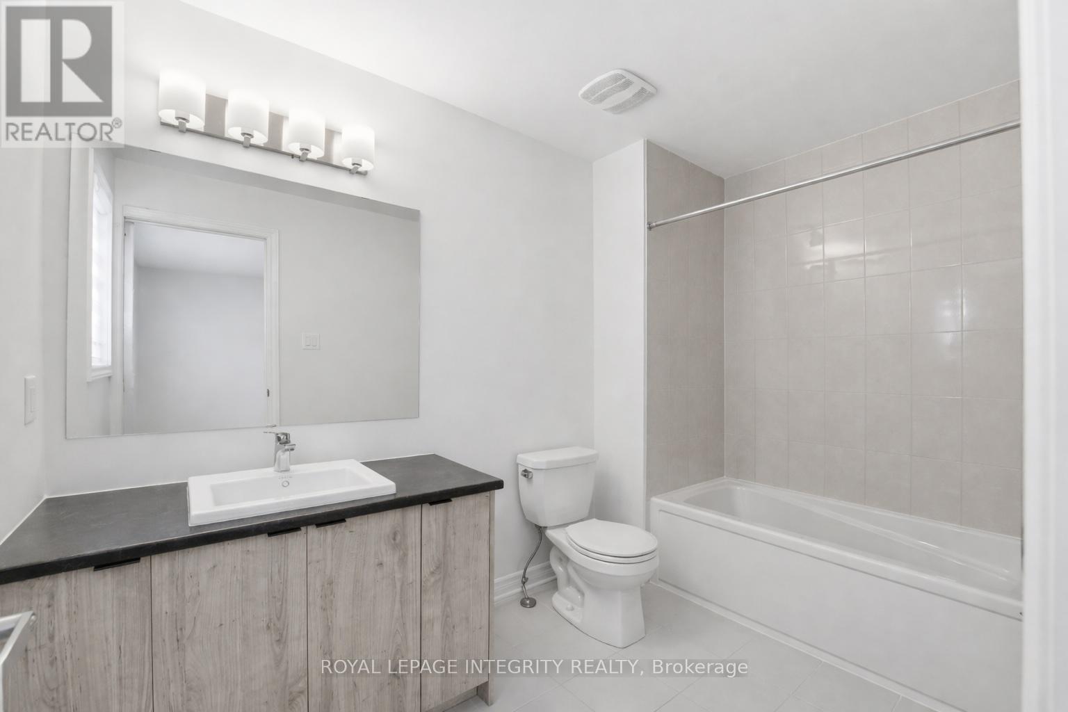 36 Jargeau Road, Ottawa, ON - Indoor Photo Showing Bathroom