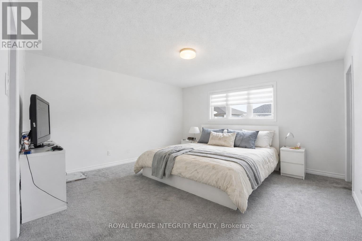36 Jargeau Road, Ottawa, ON - Indoor Photo Showing Bedroom