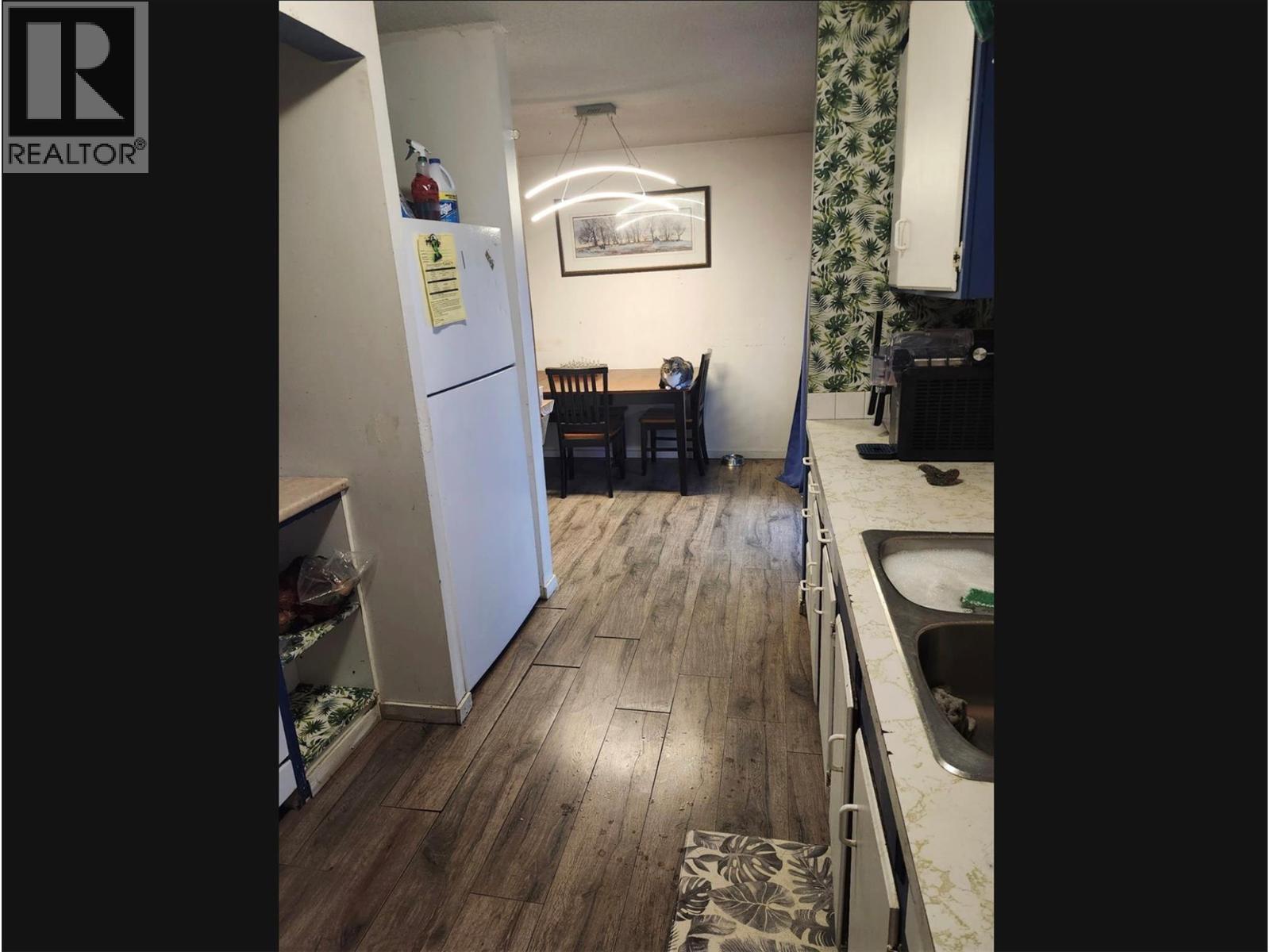640 | 642 Courtenay Crescent Crescent, Kamloops, BC - Indoor