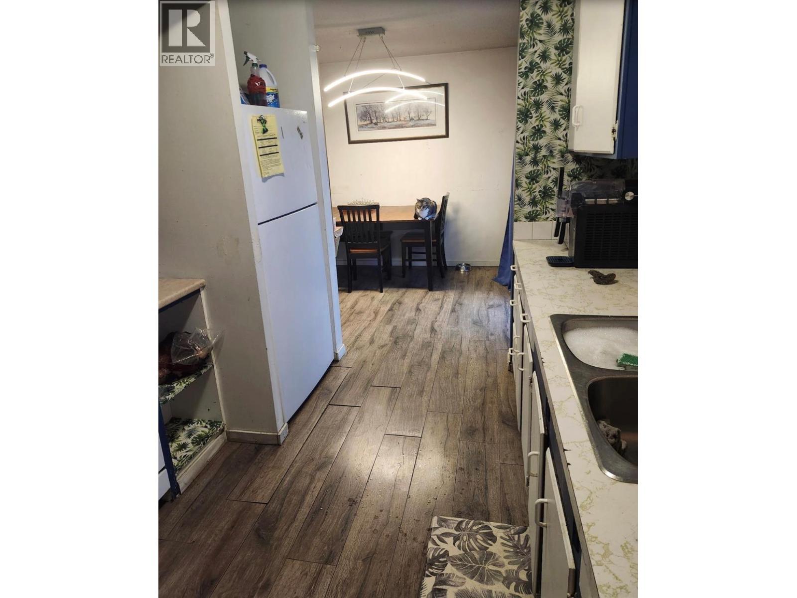 640 | 642 Courtenay Crescent Crescent, Kamloops, BC - Indoor