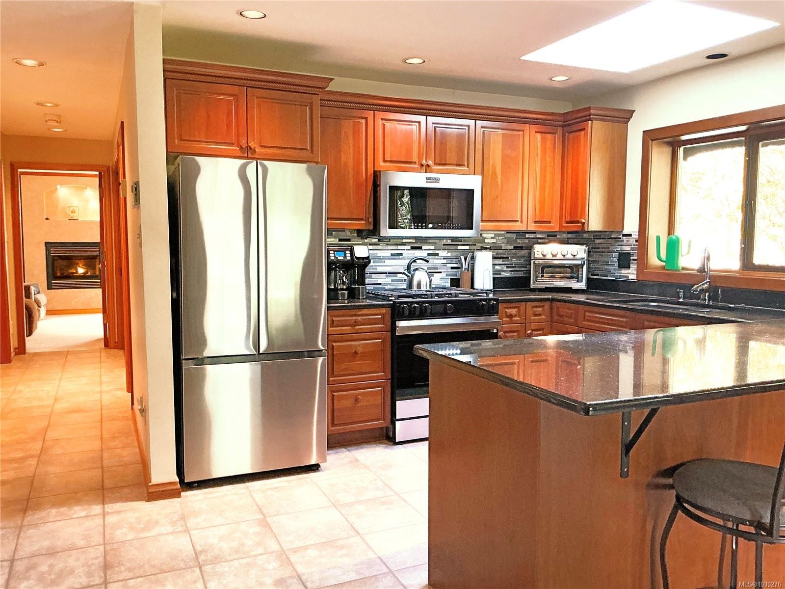 5230 Munn Rd, Highlands, BC