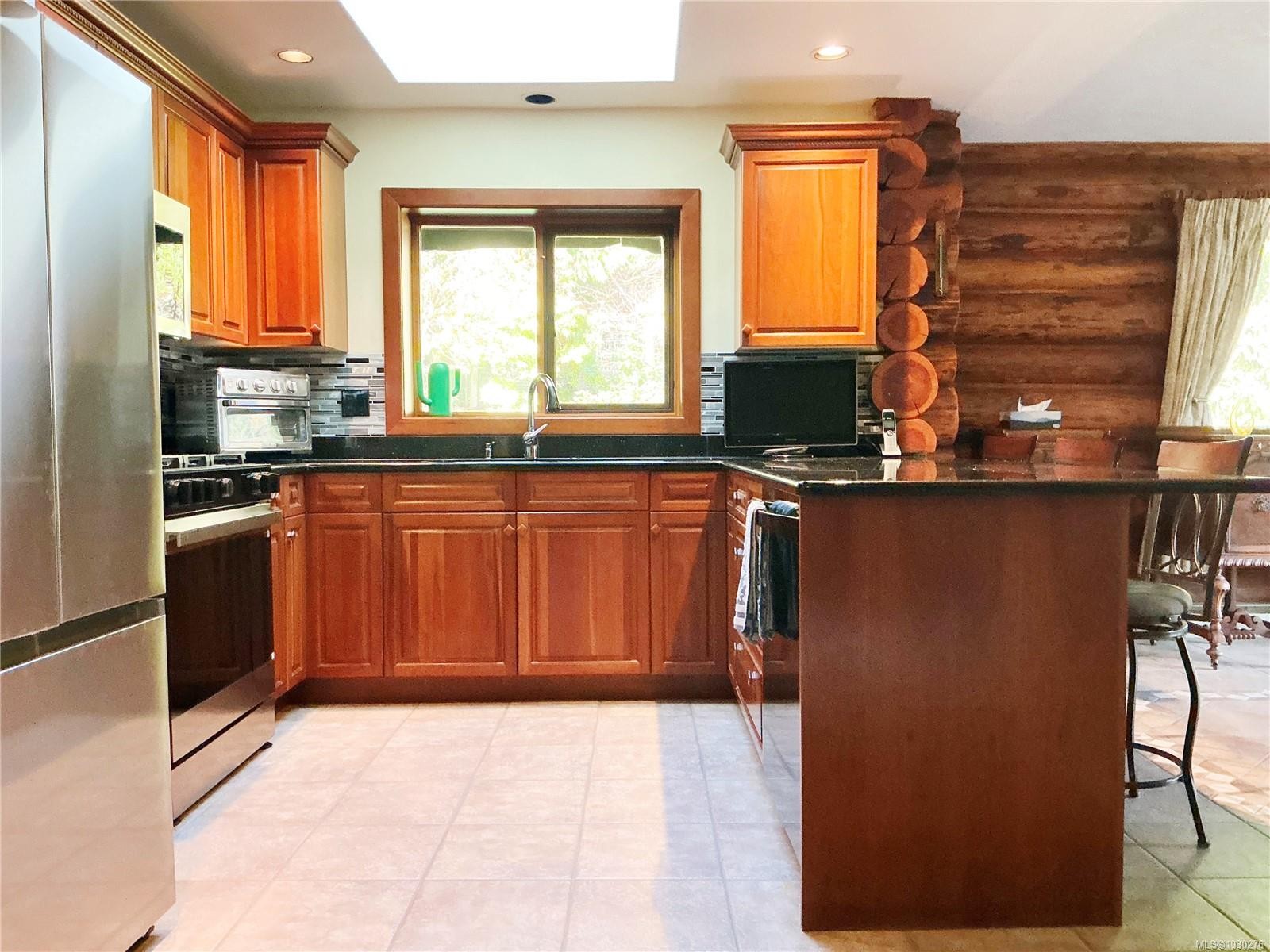 5230 Munn Rd, Highlands, BC