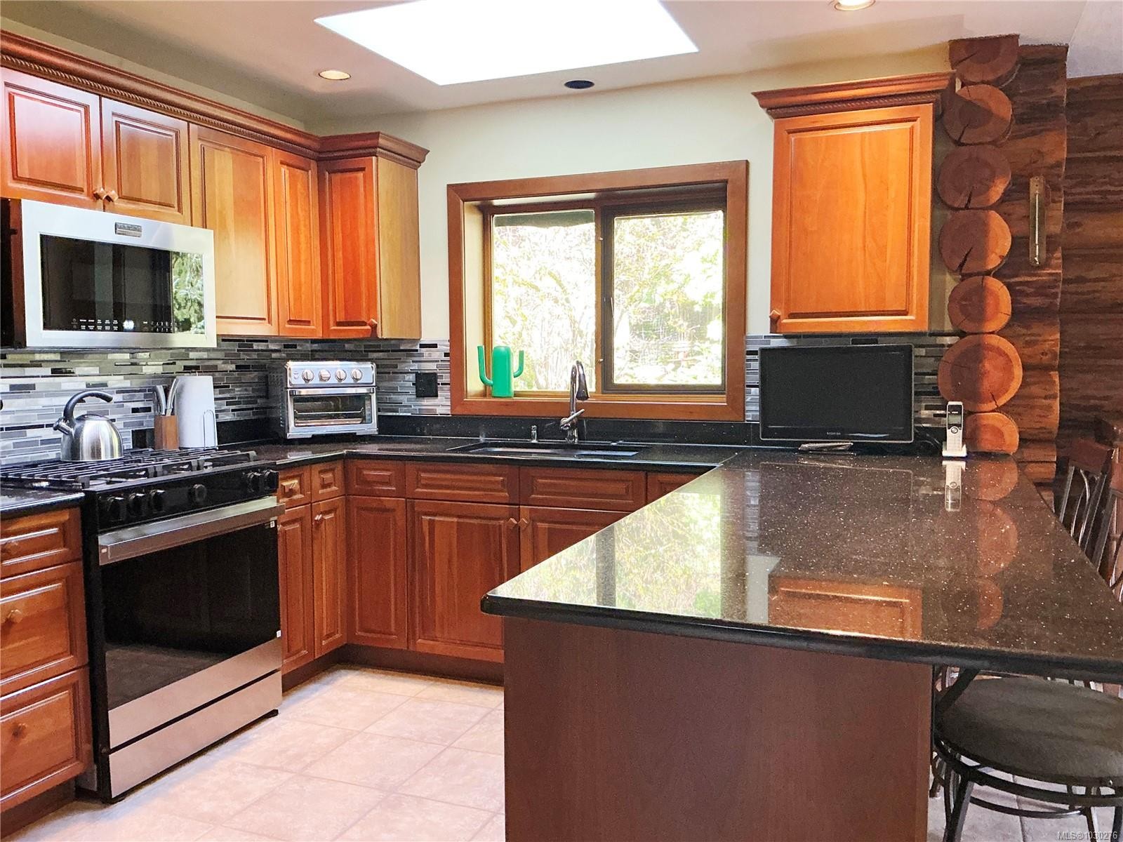 5230 Munn Rd, Highlands, BC