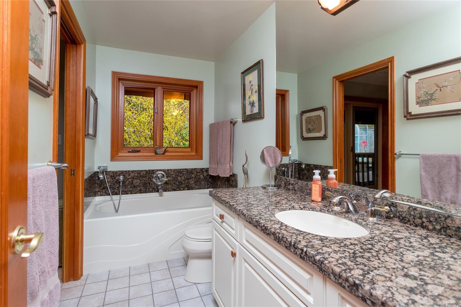 5230 Munn Rd, Highlands, BC