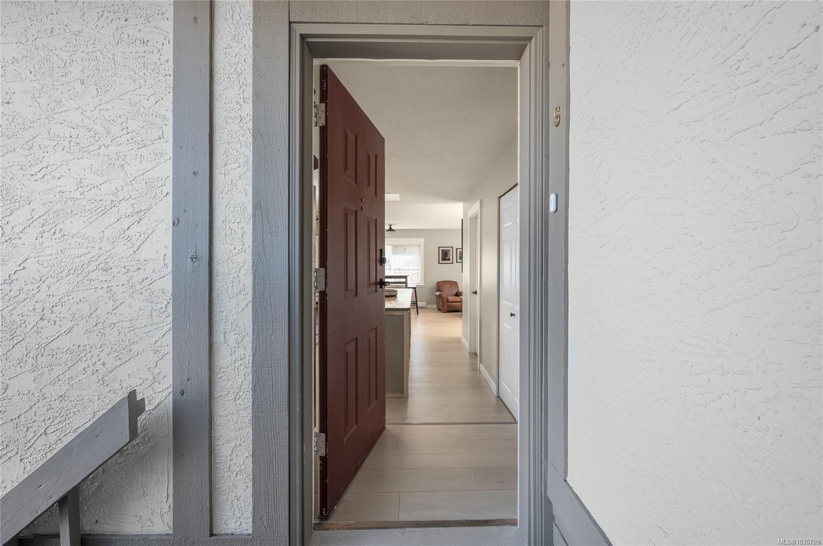 6-211 Second Ave West, Qualicum Beach, BC - Indoor Photo Showing Other Room