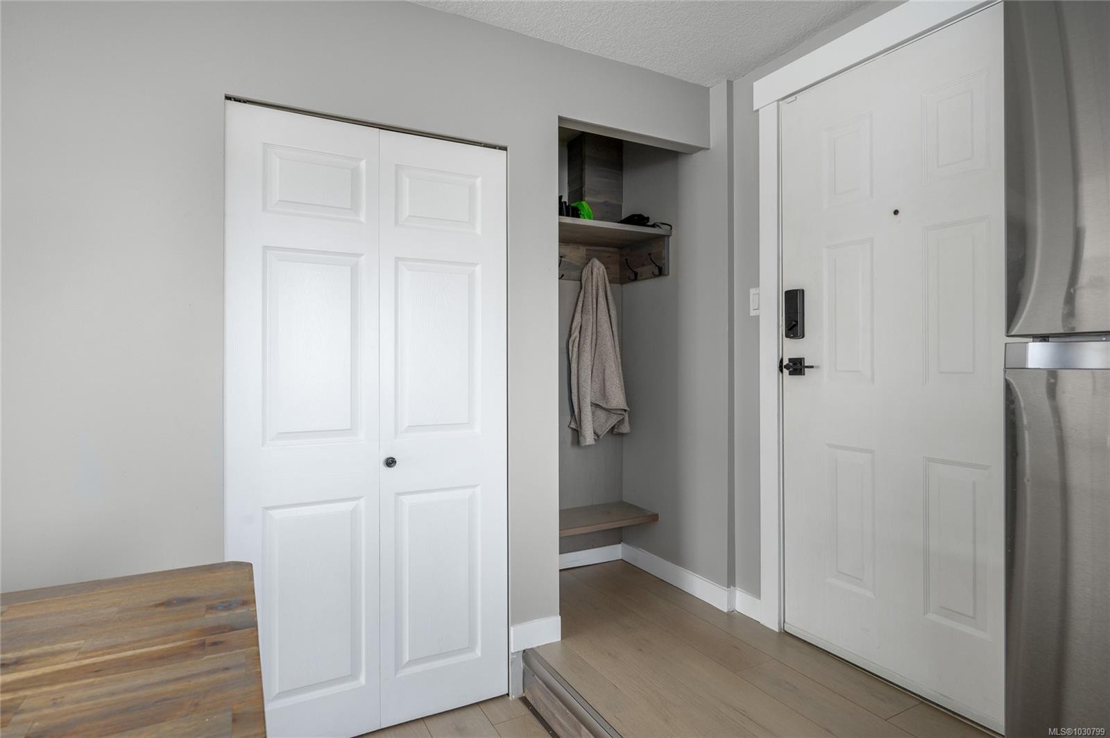 6-211 Second Ave West, Qualicum Beach, BC - Indoor