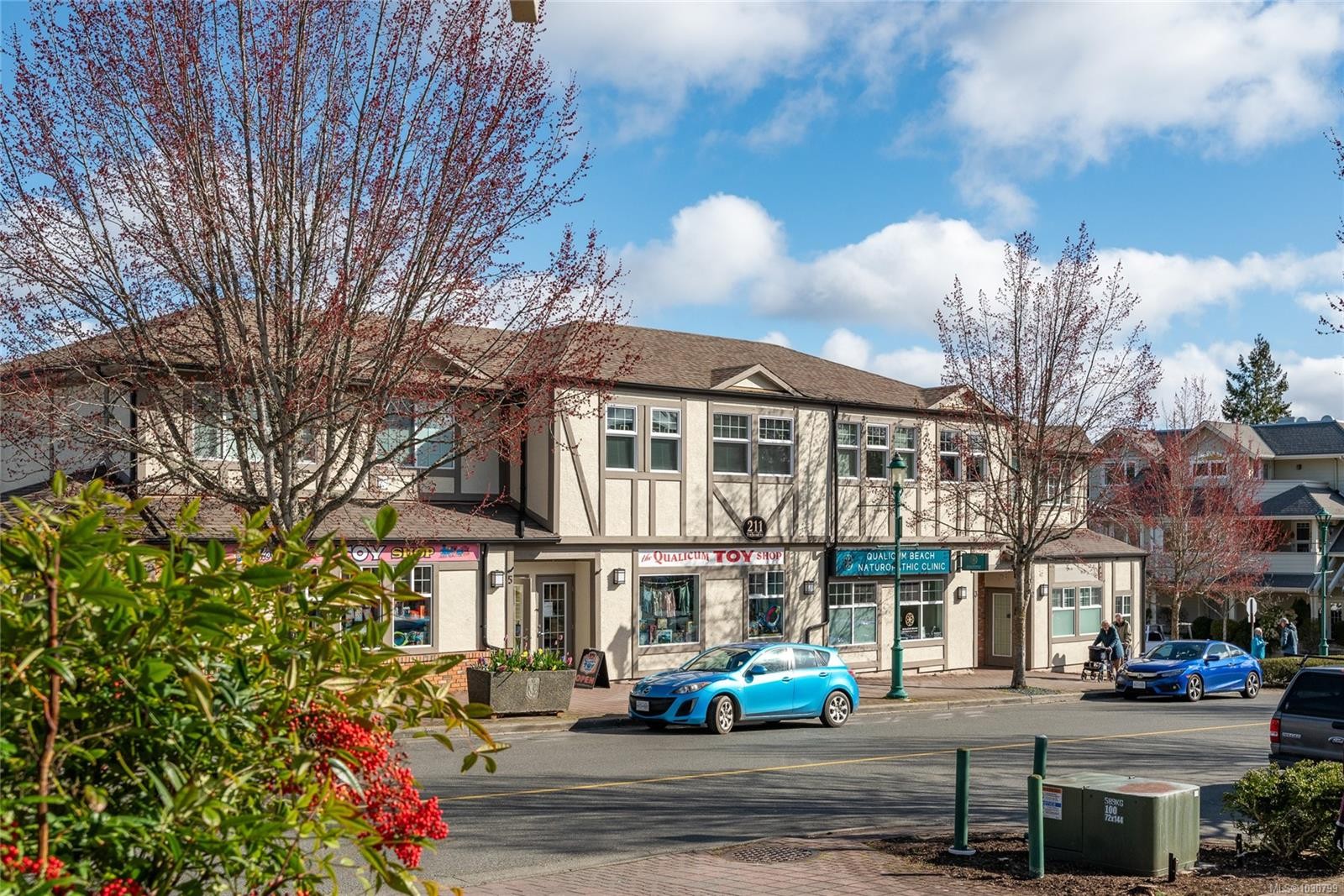 6-211 Second Ave West, Qualicum Beach, BC - Outdoor