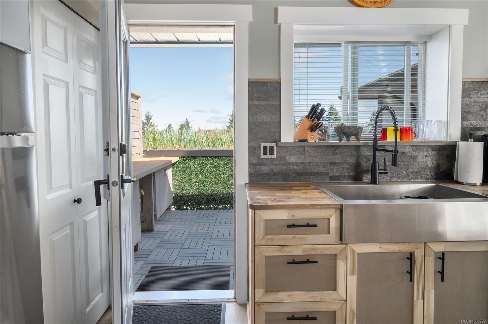 6-211 Second Ave West, Qualicum Beach, BC - Indoor