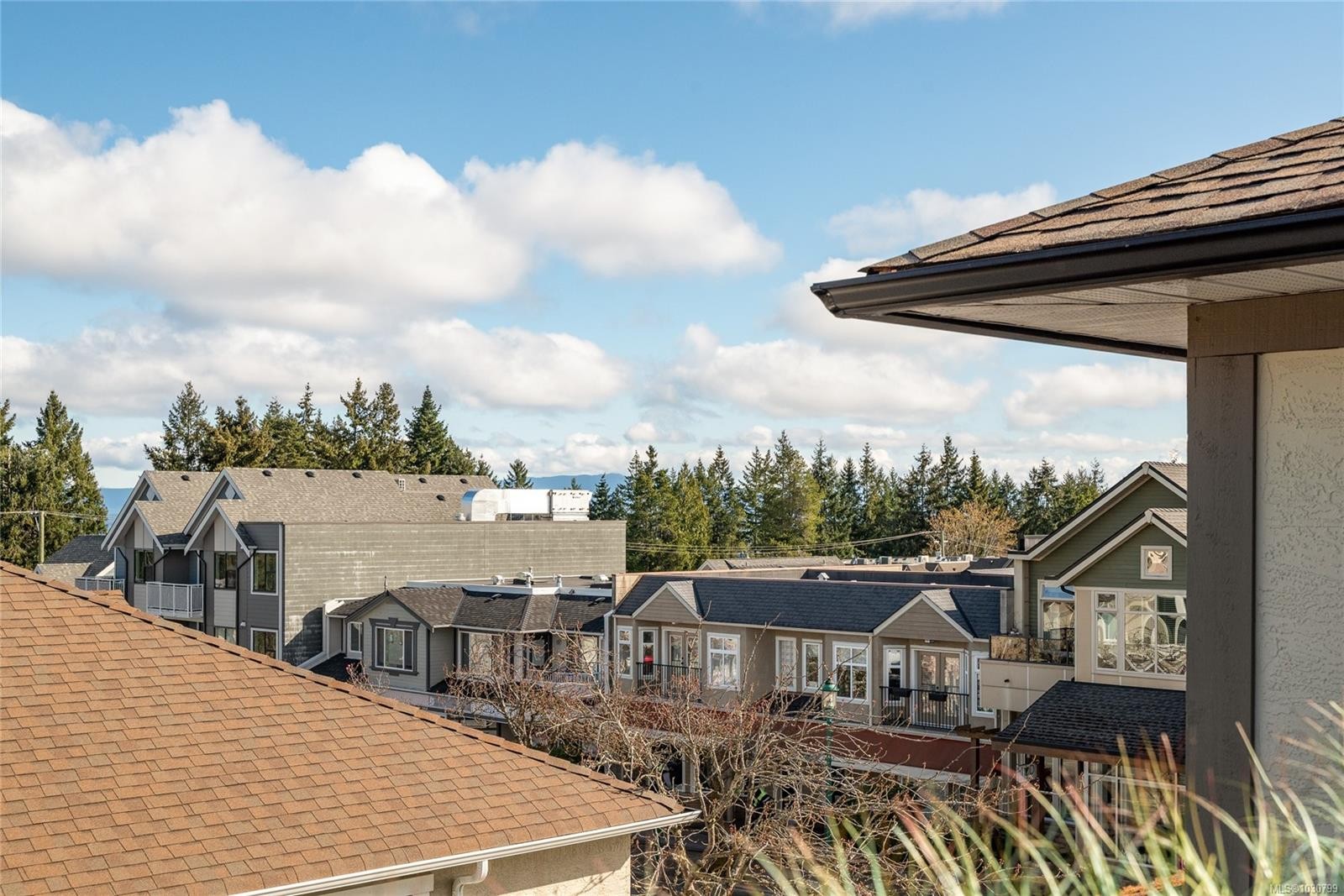 6-211 Second Ave West, Qualicum Beach, BC - Outdoor