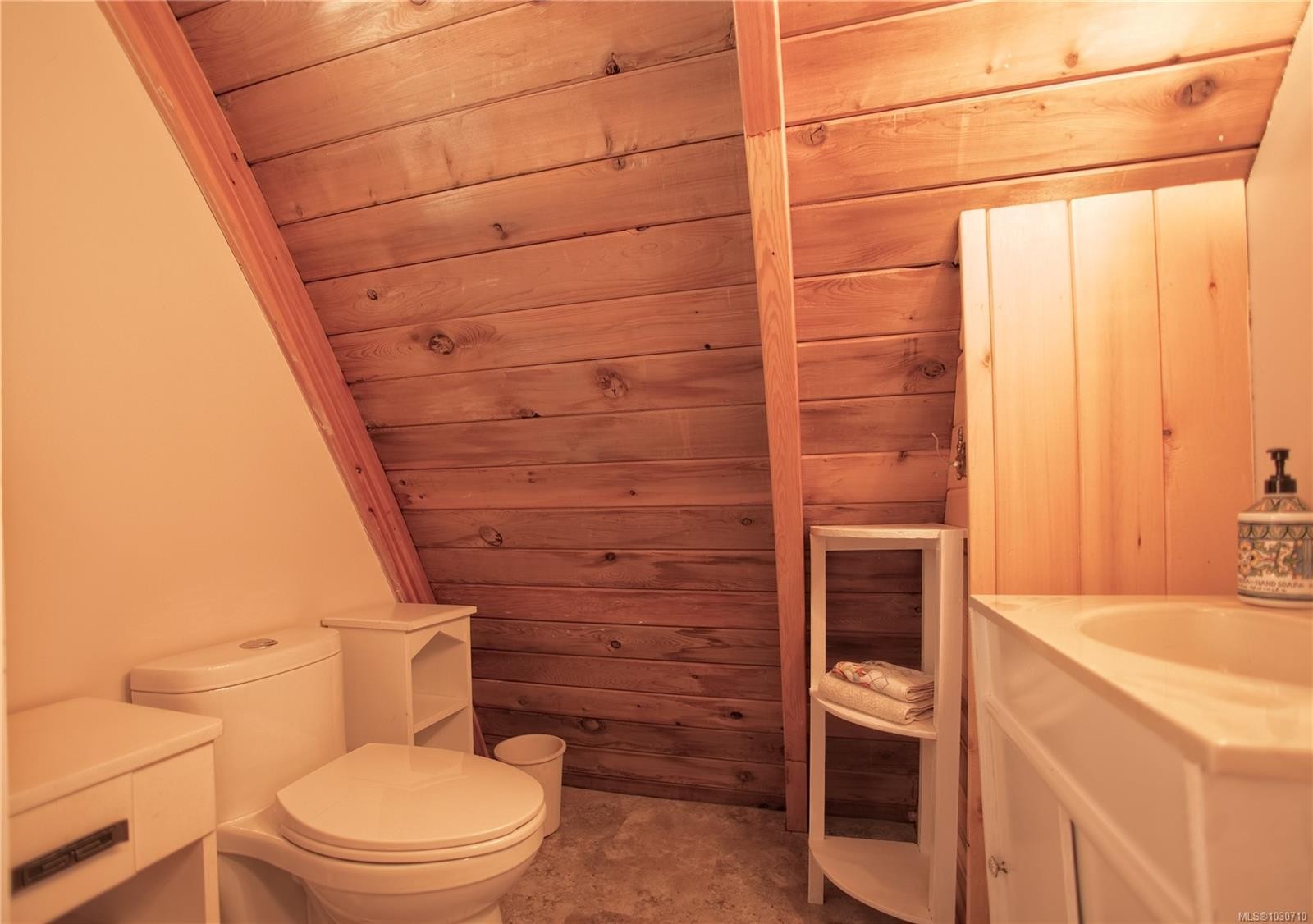 155 Mountain Park Dr, Salt Spring, BC
