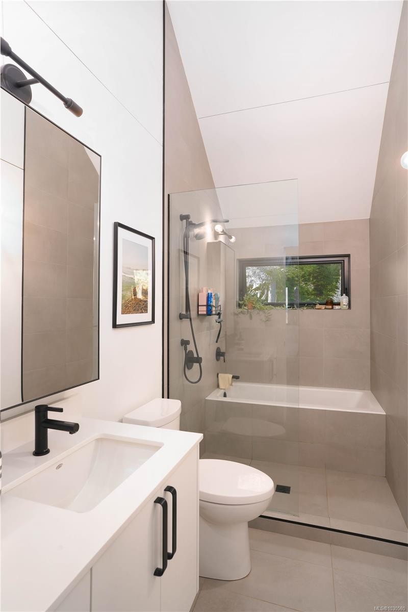 128 Spring Gold Way, Salt Spring, BC